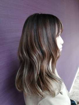 ハイライトグレーベージュ